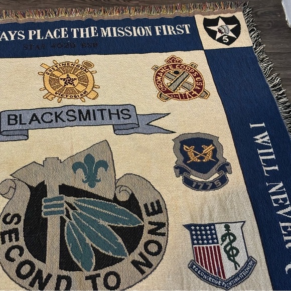 Vintage Cross Canvas Made In USA 402D BRIGADE SUPPORT BATTALION Throw Blanket - Picture 4 of 9